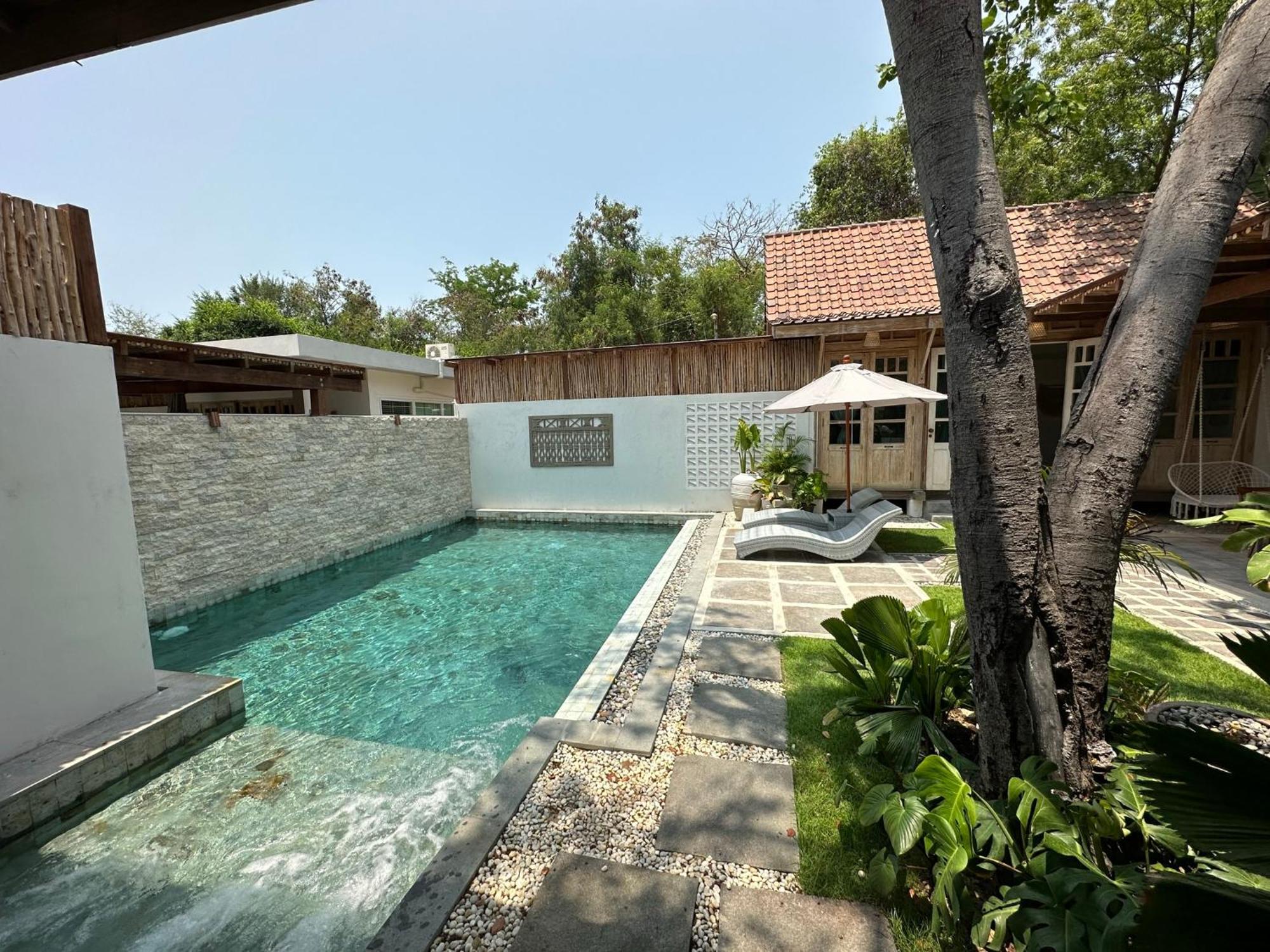 Villa S Хуа Хин Екстериор снимка